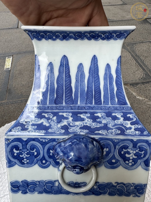 古玩陶瓷青花壽字紋四方瓶真品鑒賞圖