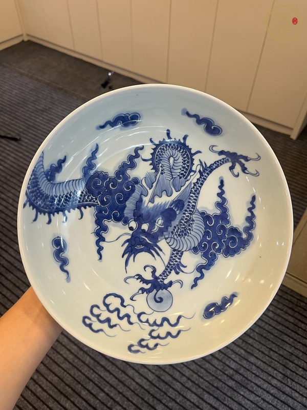 古玩陶瓷青花過墻龍紋盤，疑似復窯真品鑒賞圖