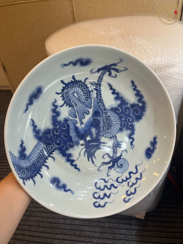 古玩陶瓷青花過墻龍紋盤，疑似復窯真品鑒賞圖