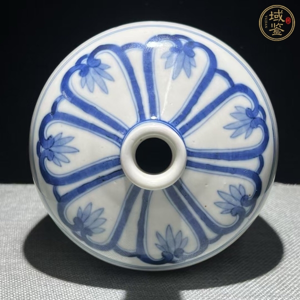 古玩陶瓷花卉紋青花梅瓶真品鑒賞圖