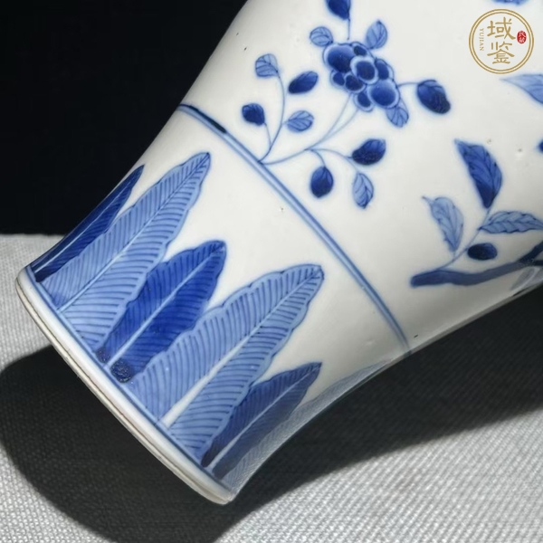 古玩陶瓷花卉紋青花梅瓶真品鑒賞圖
