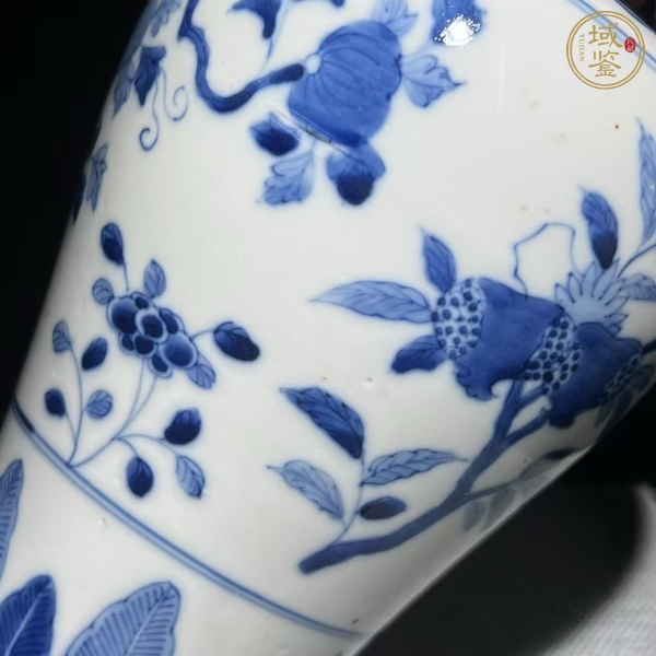 古玩陶瓷花卉紋青花梅瓶真品鑒賞圖