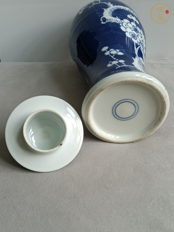 古玩陶瓷青花冰梅紋蓋瓶真品鑒賞圖
