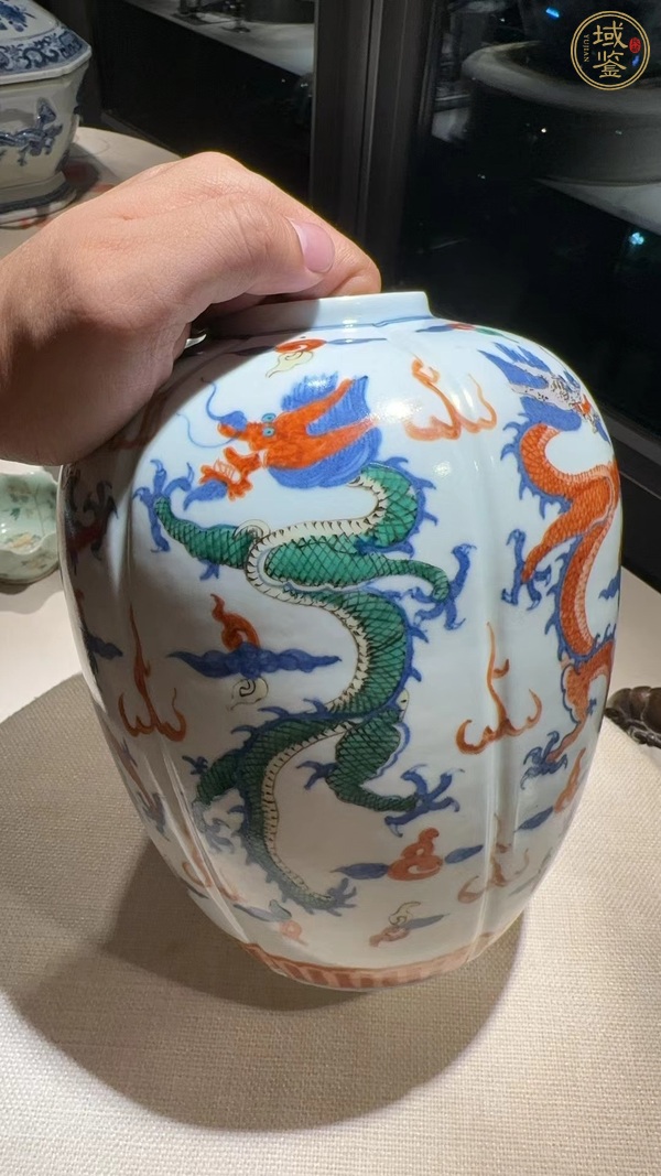 古玩陶瓷青花五彩龍紋罐真品鑒賞圖