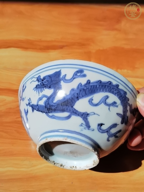 古玩陶瓷明末青花龍鳳紋碗真品鑒賞圖