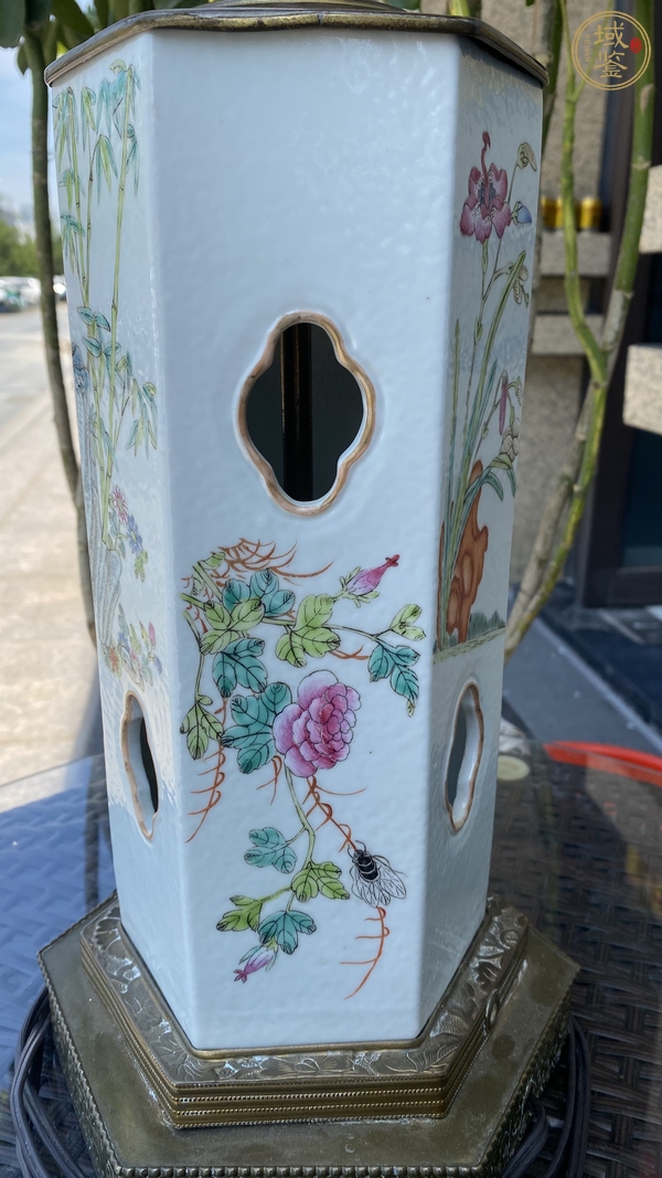 古玩陶瓷粉彩花卉紋婁空帽筒真品鑒賞圖