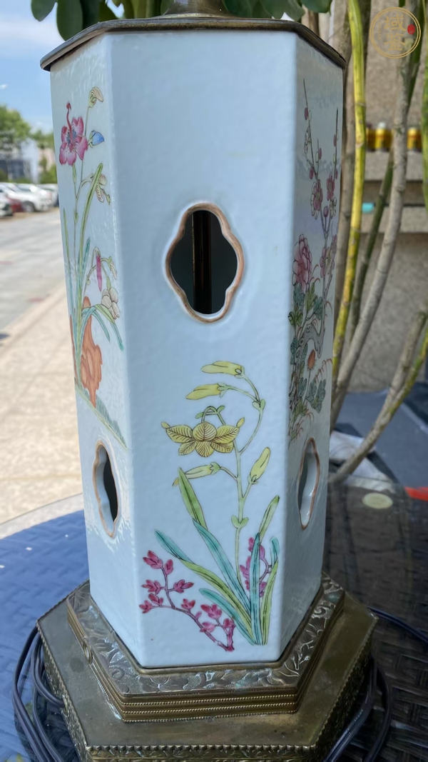 古玩陶瓷粉彩花卉紋婁空帽筒真品鑒賞圖
