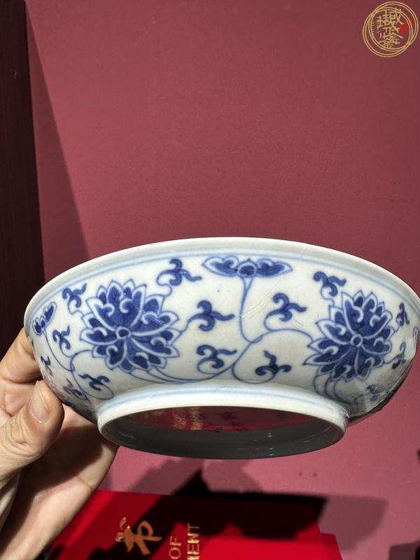 古玩陶瓷光緒官窯青花纏枝蓮紋盤真品鑒賞圖