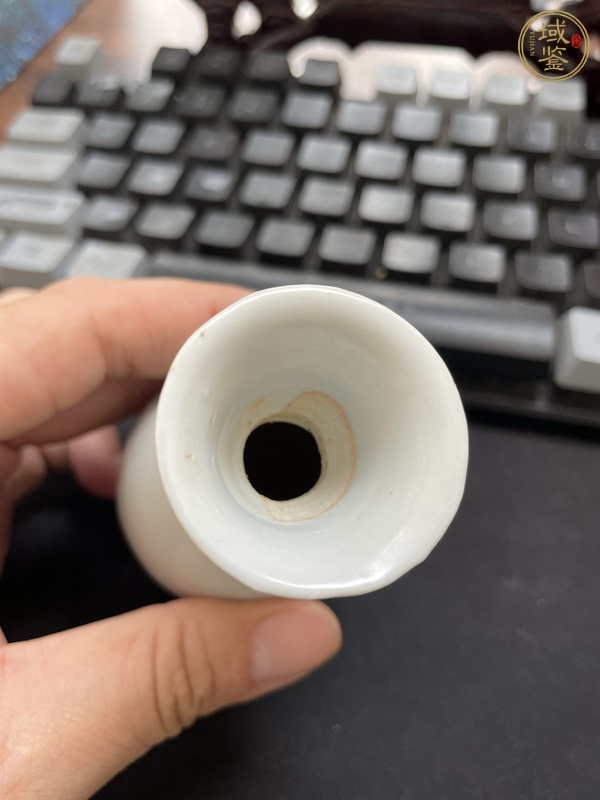 古玩陶瓷德化窯花瓶真品鑒賞圖