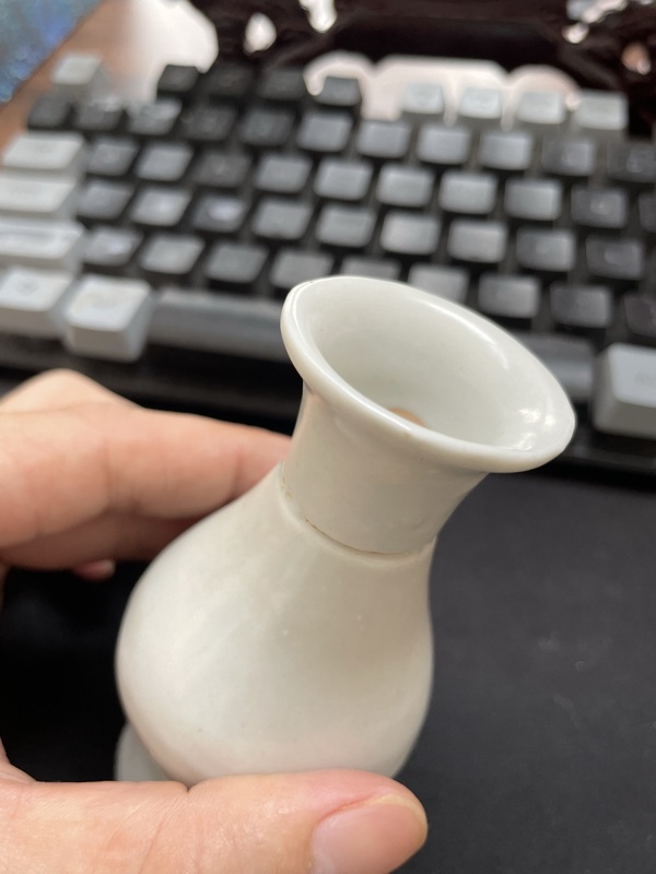 古玩陶瓷德化窯花瓶拍賣，當(dāng)前價(jià)格500元
