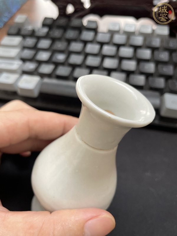古玩陶瓷德化窯花瓶真品鑒賞圖
