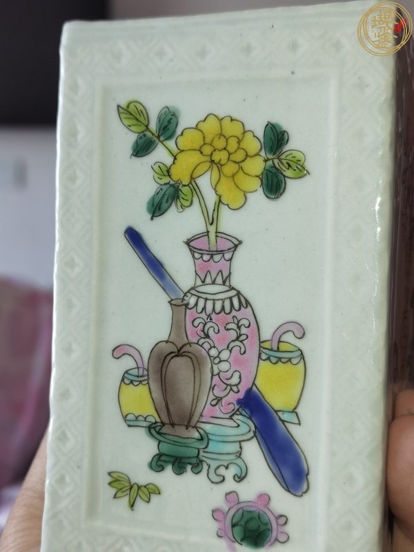 古玩陶瓷粉彩博古圖筆筒真品鑒賞圖