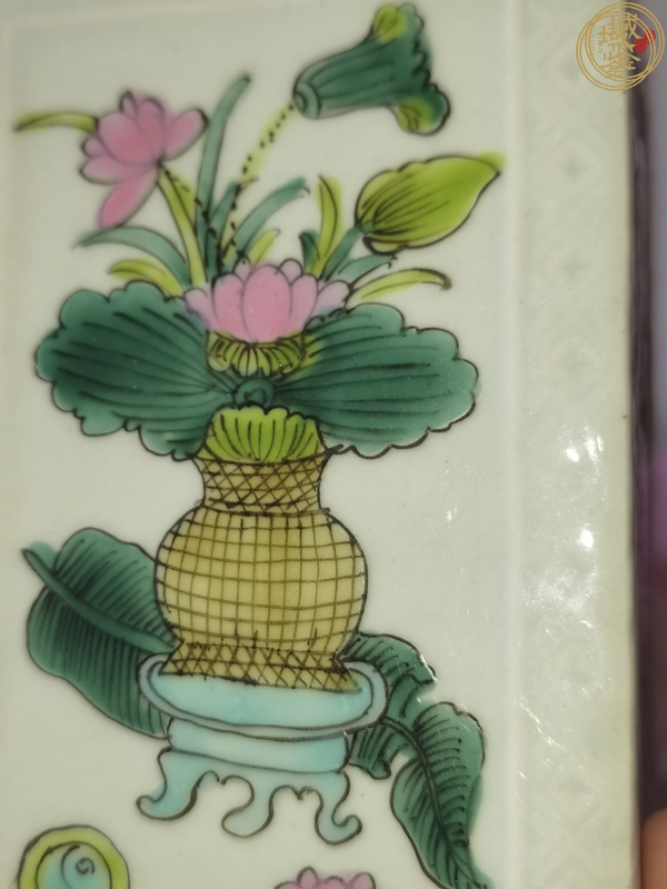 古玩陶瓷粉彩博古圖筆筒真品鑒賞圖