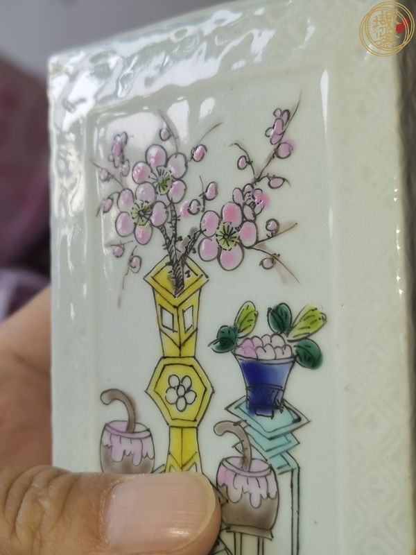 古玩陶瓷粉彩博古圖筆筒真品鑒賞圖