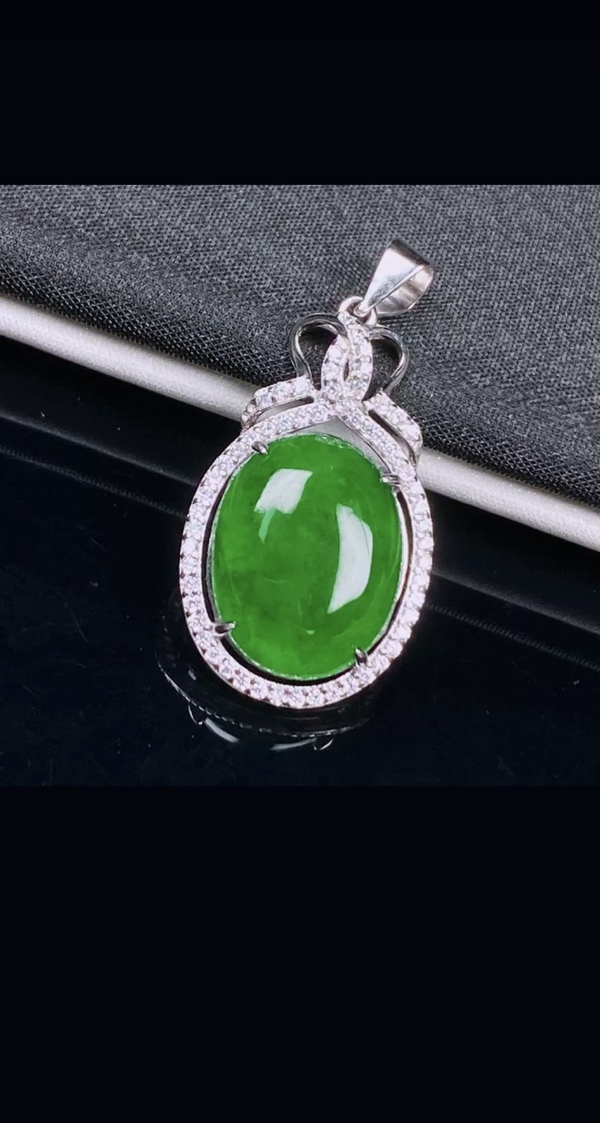 古玩玉器天然翡翠吊墜拍賣(mài)，當(dāng)前價(jià)格22000元