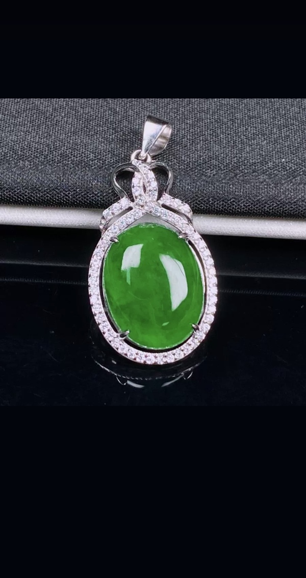 古玩玉器天然翡翠吊墜拍賣(mài)，當(dāng)前價(jià)格22000元