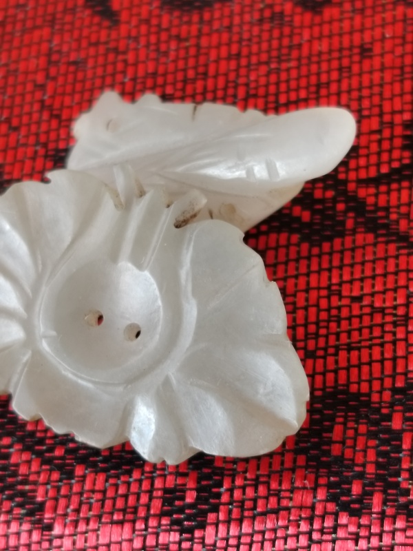 古玩玉器和田玉“壽星帽花”+蝴蝶帽花片拍賣，當(dāng)前價格399元