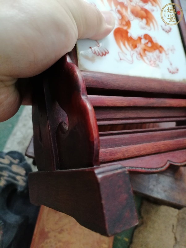 古玩陶瓷礬紅瓷板真品鑒賞圖