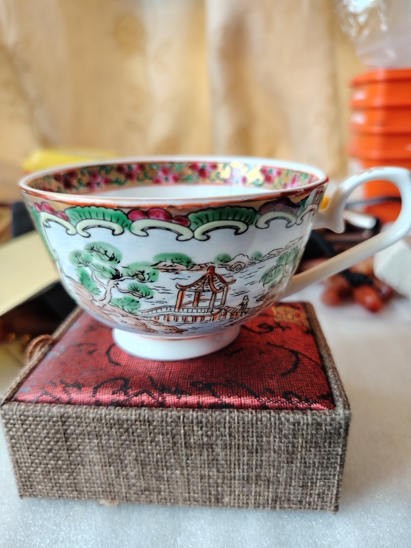 古玩陶瓷廣彩山水花卉人物杯碟拍賣,當(dāng)前價(jià)格420元