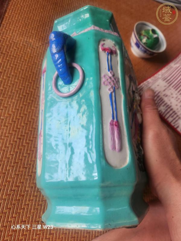 古玩陶瓷松石綠粉彩劉海戲金蟾圖象耳瓶，不多見真品鑒賞圖