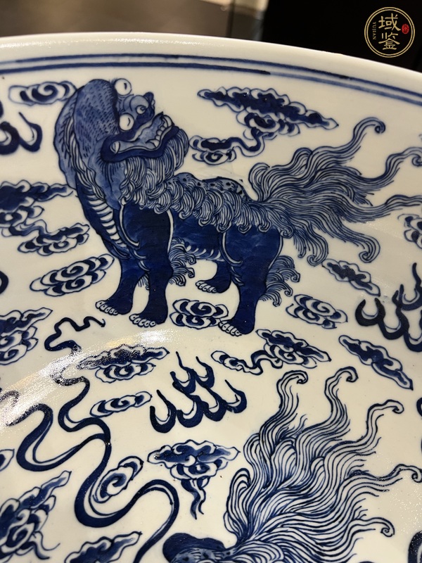 古玩陶瓷青花云獅紋大碗真品鑒賞圖