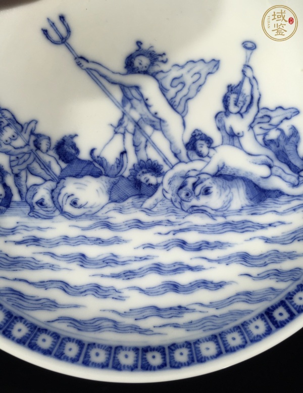 古玩陶瓷乾隆青花盤真品鑒賞圖