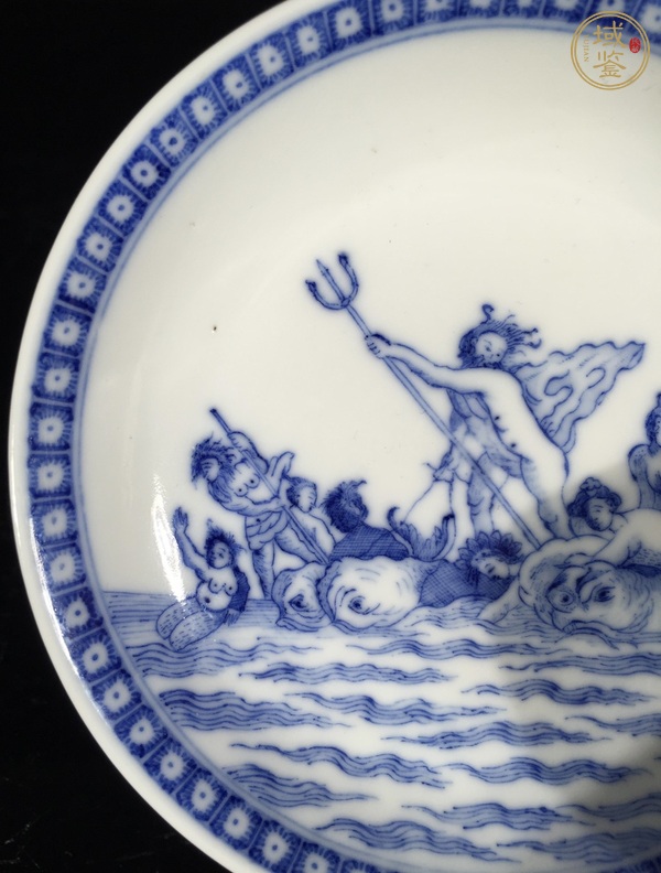 古玩陶瓷乾隆青花盤真品鑒賞圖