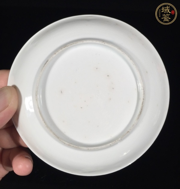 古玩陶瓷乾隆青花盤真品鑒賞圖
