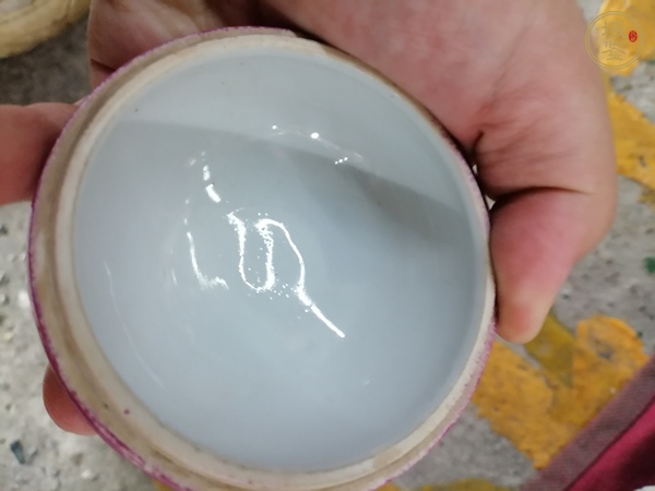 古玩陶瓷蓋盅真品鑒賞圖