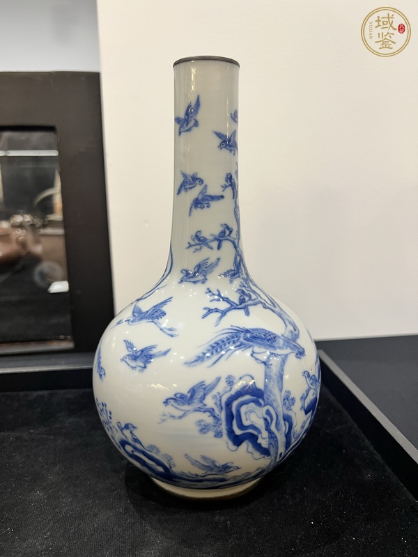 古玩陶瓷青花花鳥天球瓶真品鑒賞圖