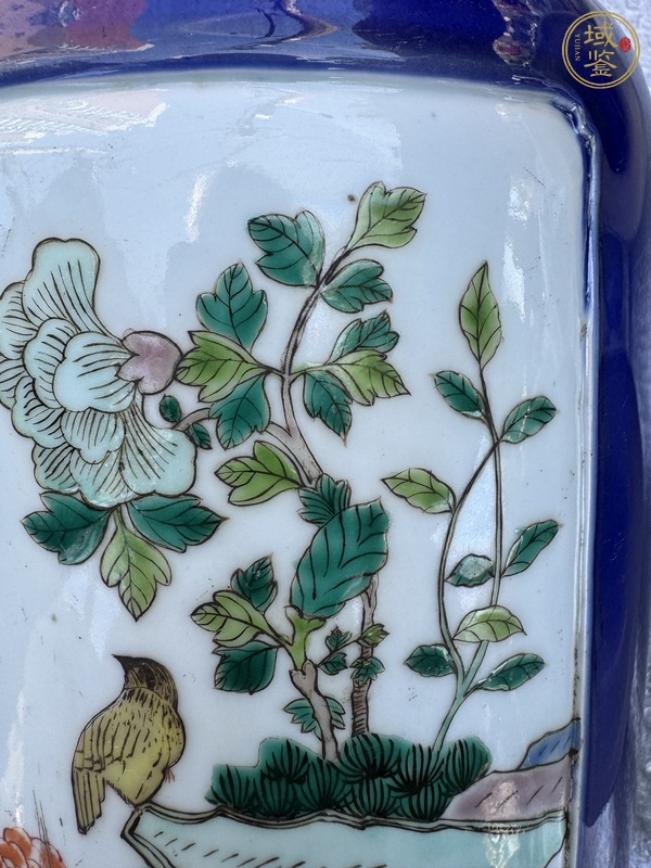 古玩陶瓷霽藍釉開窗五彩花鳥花卉紋棒槌瓶真品鑒賞圖