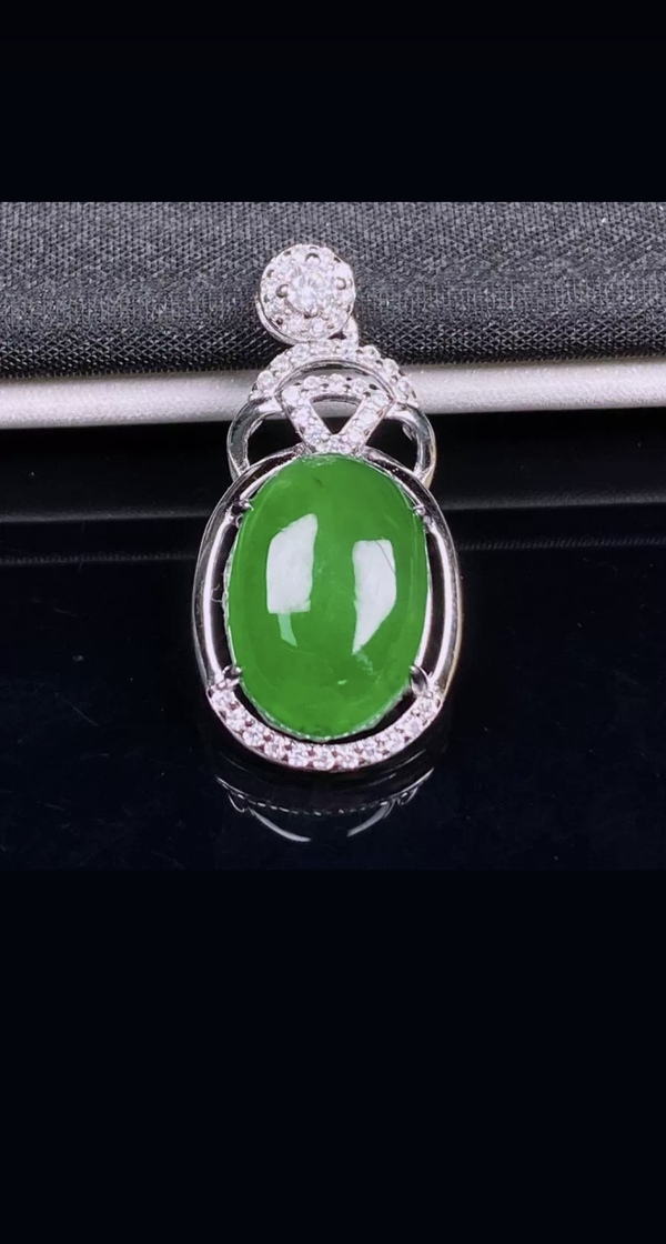 古玩玉器天然翡翠吊墜拍賣，當前價格18000元