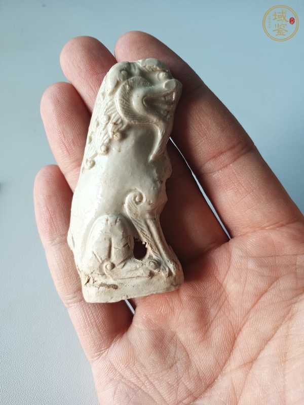 古玩陶瓷白釉獅子標(biāo)本真品鑒賞圖