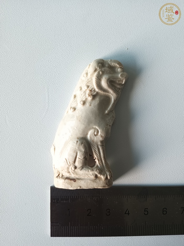 古玩陶瓷白釉獅子標(biāo)本真品鑒賞圖