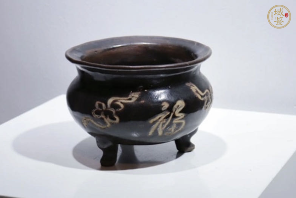 古玩陶瓷黑釉福紋三足香爐真品鑒賞圖
