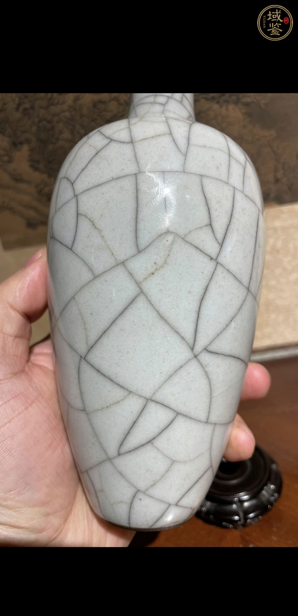 古玩陶瓷哥窯瓶真品鑒賞圖
