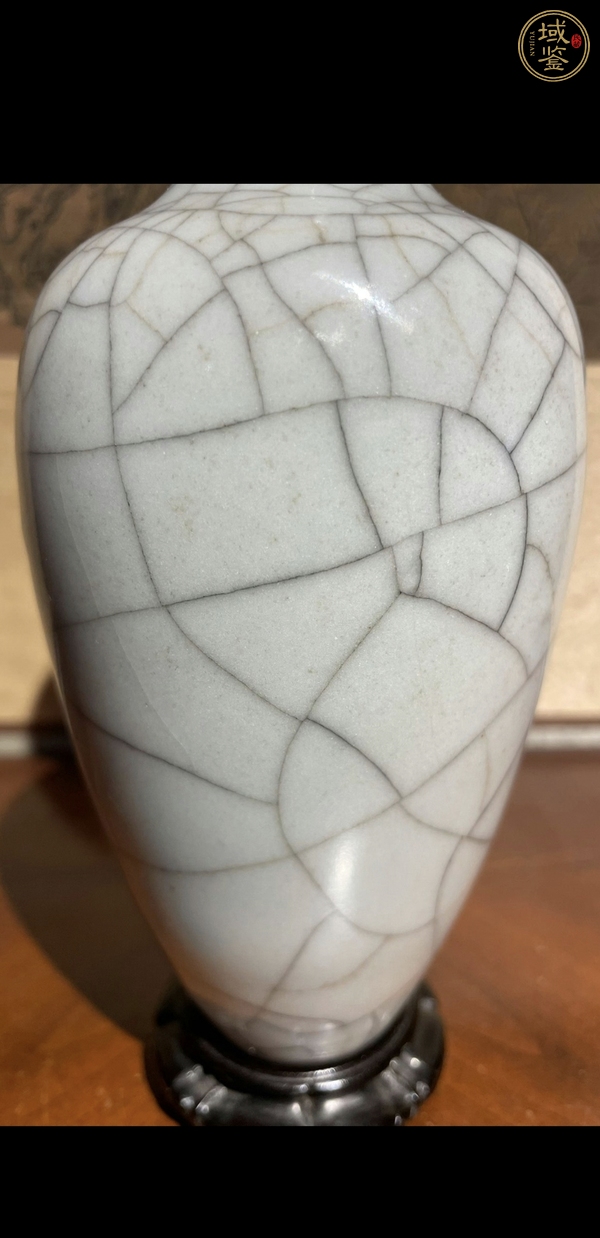 古玩陶瓷哥窯瓶真品鑒賞圖