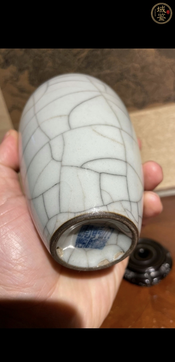 古玩陶瓷哥窯瓶真品鑒賞圖