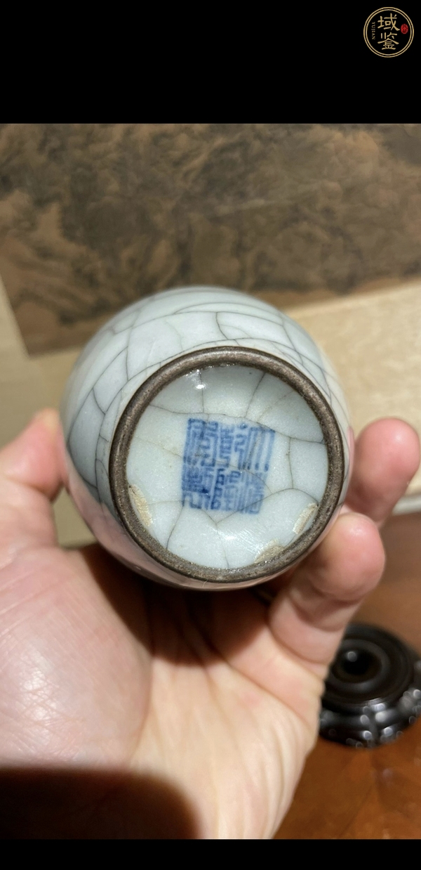 古玩陶瓷哥窯瓶真品鑒賞圖