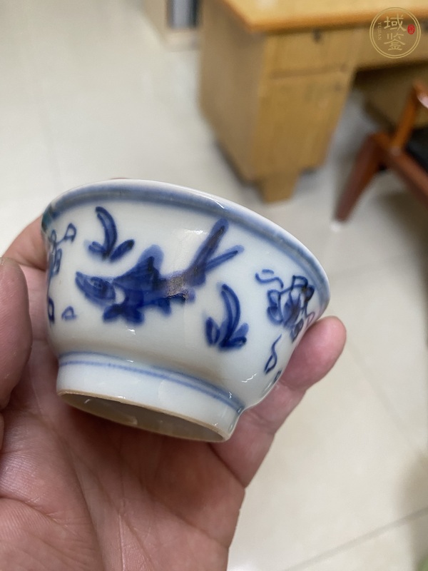 古玩陶瓷青花魚澡紋杯碟一套真品鑒賞圖