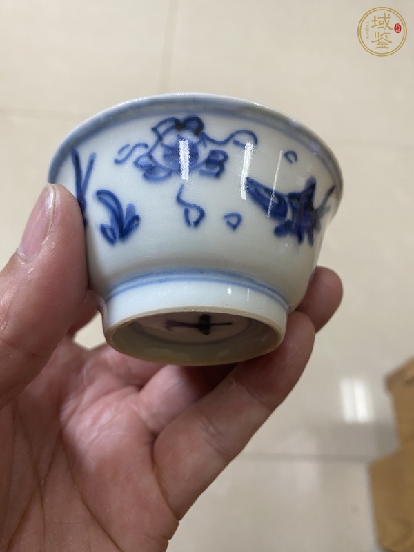 古玩陶瓷青花魚澡紋杯碟一套真品鑒賞圖