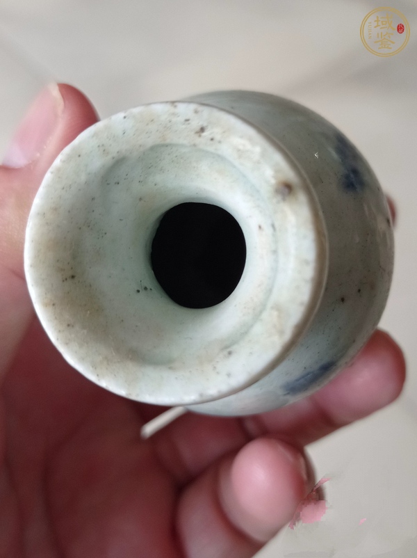 古玩陶瓷清中期青花小瓶真品鑒賞圖