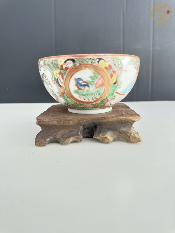 古玩陶瓷廣彩執(zhí)杯真品鑒賞圖