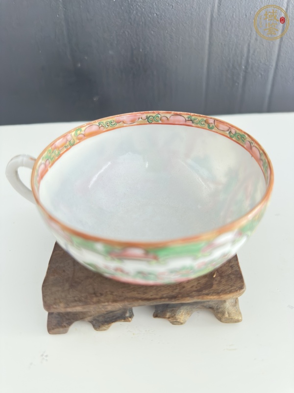 古玩陶瓷廣彩執(zhí)杯真品鑒賞圖