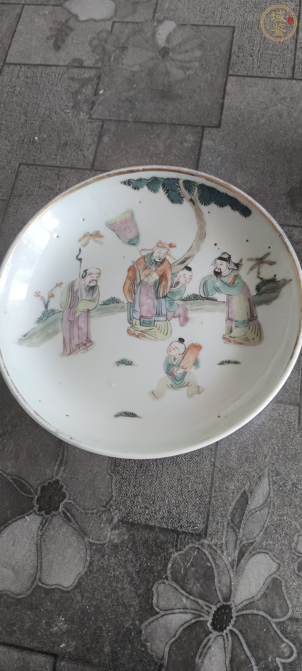古玩三星高照圖粉彩盤真品鑒賞圖