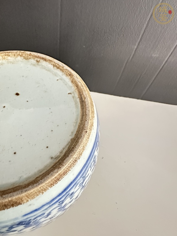 古玩陶瓷纏枝花囍字紋青花罐真品鑒賞圖