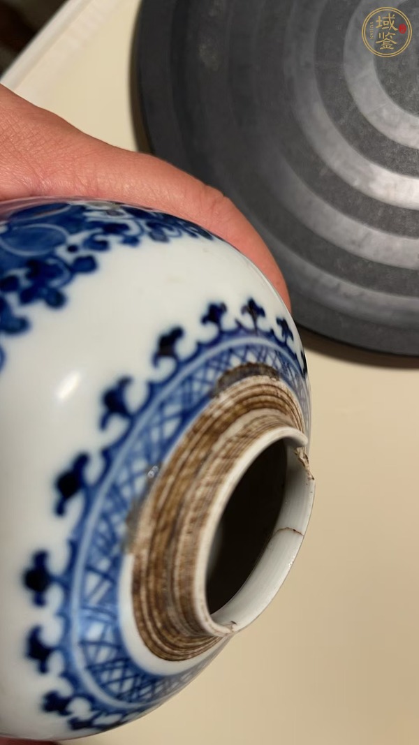 古玩花卉紋青花罐真品鑒賞圖