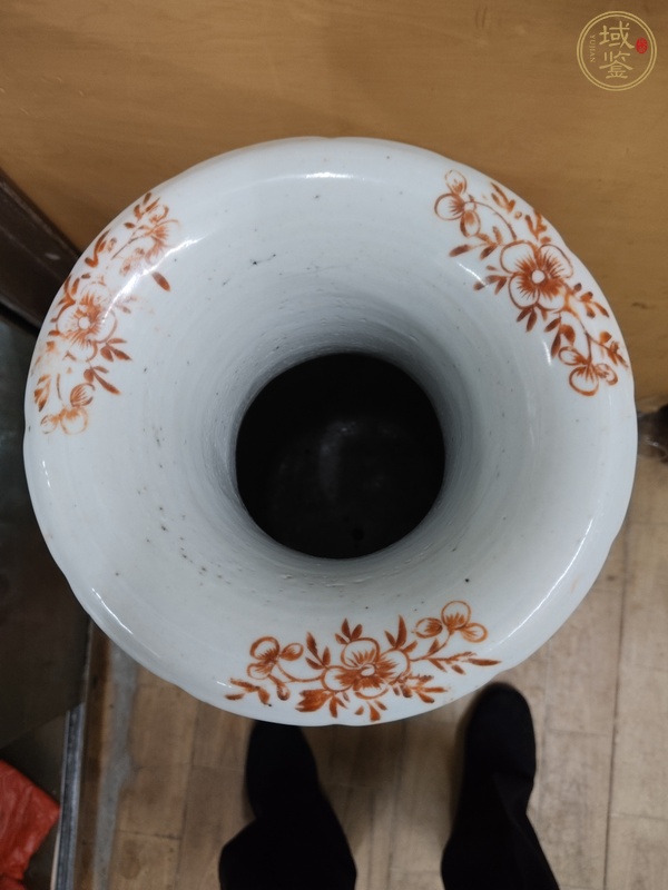 古玩陶瓷廣彩通景山水紋雙耳瓶真品鑒賞圖