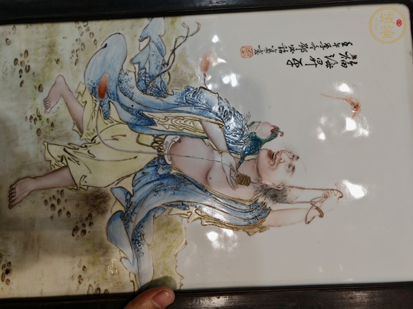 古玩陶瓷民國 鄧必浩繪新粉彩人物紋瓷板真品鑒賞圖