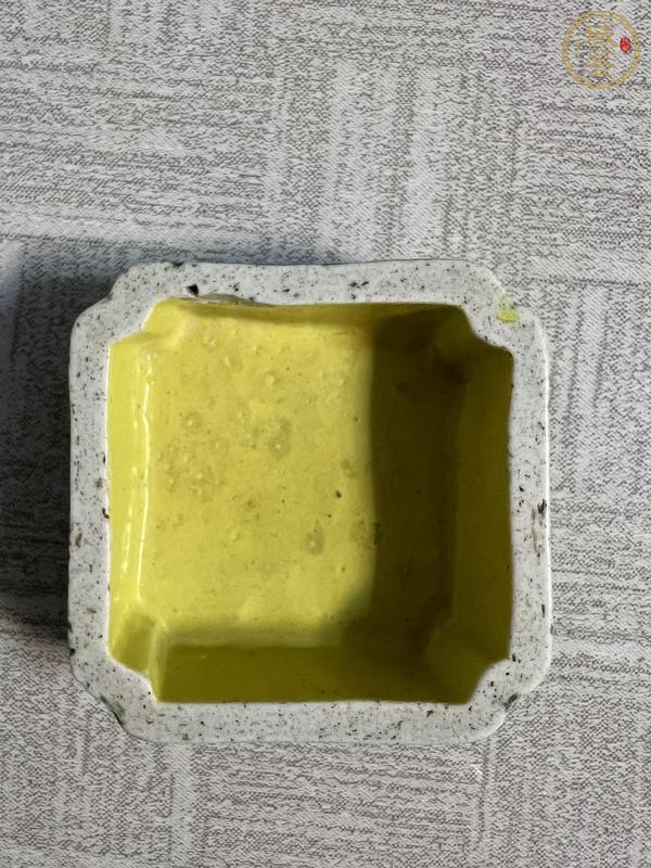 古玩陶瓷綠釉四方蓋盒真品鑒賞圖